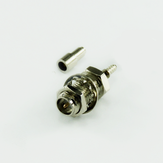 RP SMA母头直形压接连接器，用于¢1.37电缆50欧姆5RMAF15S-A72-003